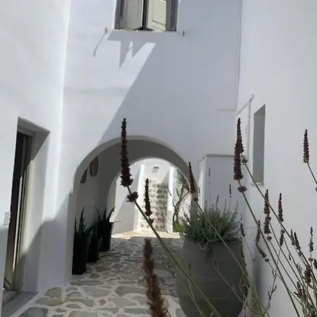 Sea & Sun Paros מלון *