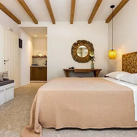 Sea & Sun Paros Hotel *