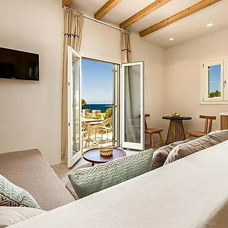 Sea & Sun Paros מלון *