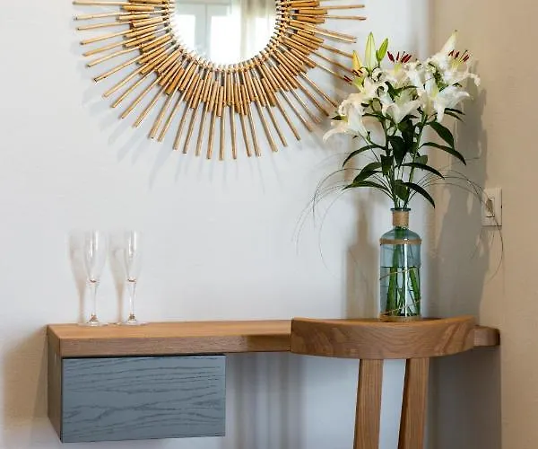 Sea & Sun Paros 나오우사