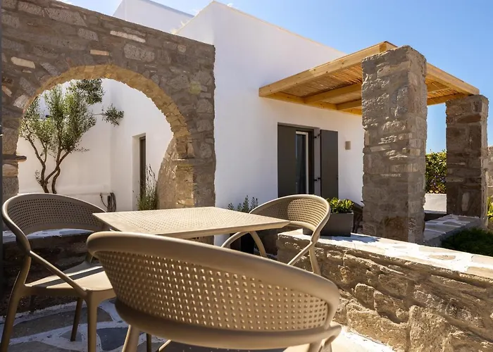 Sea & Sun Paros 나오우사