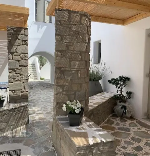 Sea & Sun Paros 나오우사